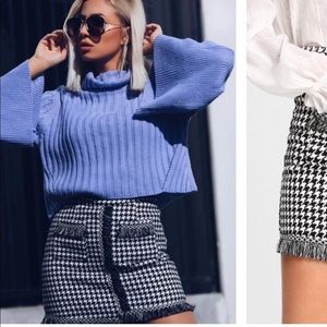 NEVER WORN houndstooth skirt with pockets